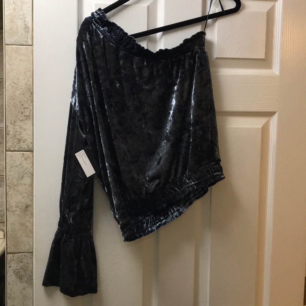 BLANK NYC ONE SHOULDER TOP